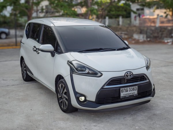 2017 Toyota Sienta สีขาว