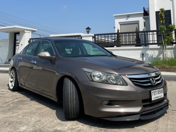 2011 Honda Accord Gen 8 สีน้ำตาล