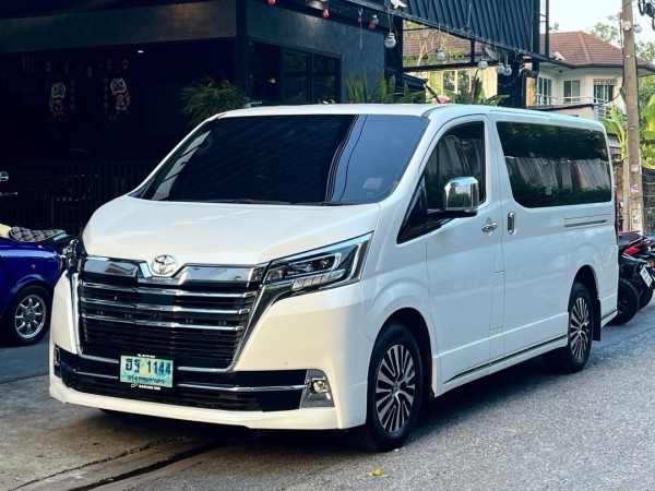 2019 Toyota Vellfire สีขาว