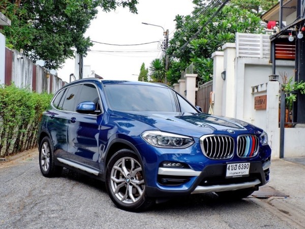 2021 BMW X3 G01 สีน้ำเงิน