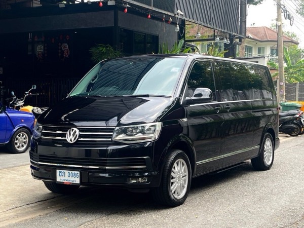 2019 Volkswagen Transporter (Caravelle) Transporter Shuttle สีดำ