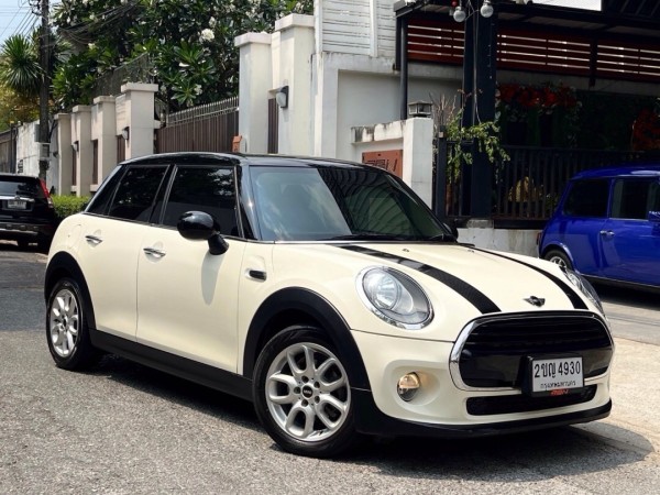 2015 Mini COOPER 5 TURER RHD สีขาว