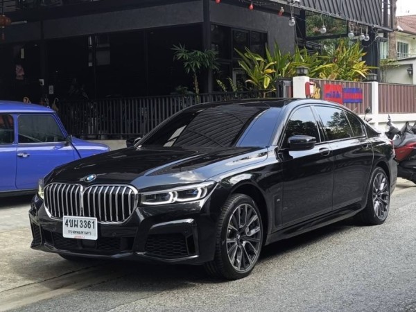 2020 BMW 745Le 3.0 xDrive M Sport 4WD Sedan สีดำ