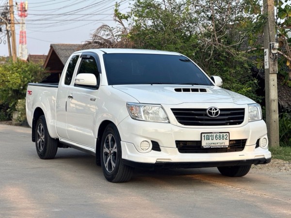 2013 Toyota Hilux Vigo Extra cab สีขาว