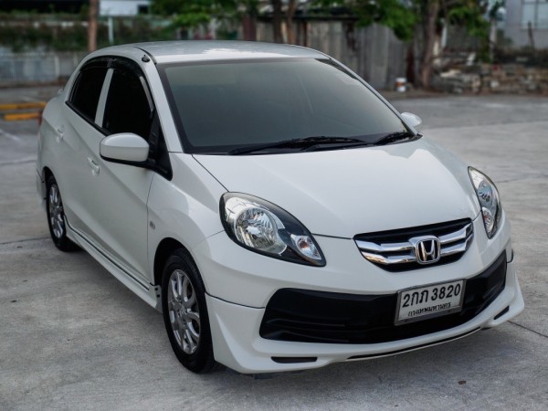 2013 Honda Brio Amaze สีขาว