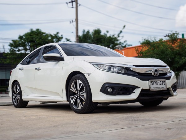 2016 Honda Civic Sedan สีขาว