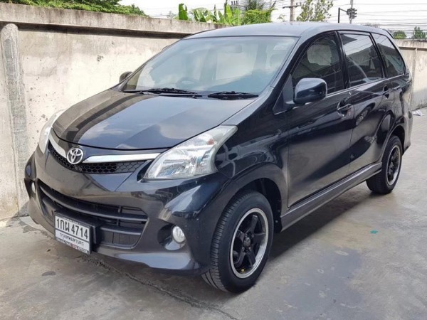 Toyota Avanza ปี 2013 สีดำ