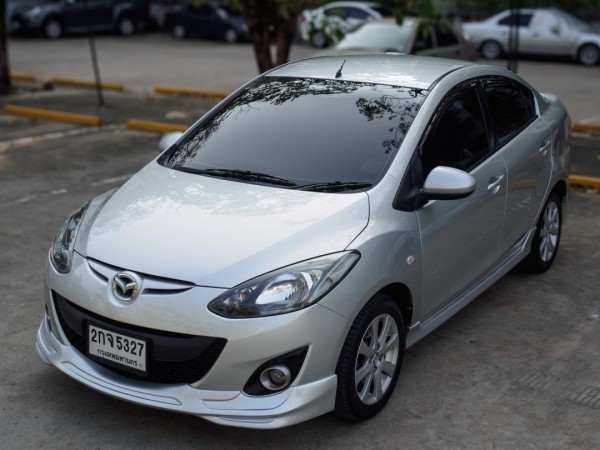 2013 Mazda 2 Elegance (4 ประตู) สีเงิน