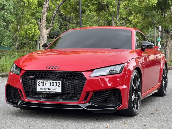 2022 Audi TTRS Quattro coupe สีแดง