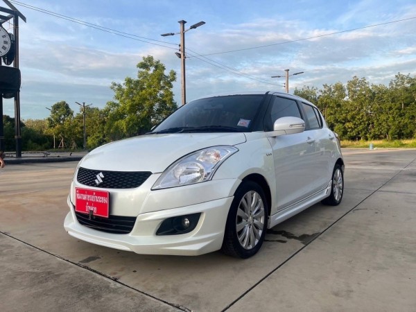 2013 Suzuki Swift สีขาว