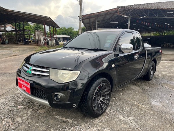2011 Mitsubishi Triton Mega cab สีดำ