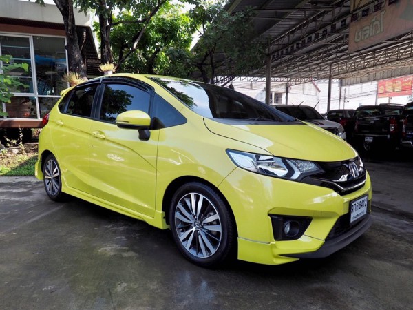 Honda Jazz GK ปี 2015 สีเหลือง