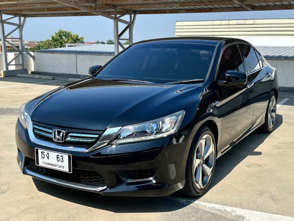 HONDA ACCORD 2.0 HYBRID ปี 2015 จด 2017 รถมือป้ายแดงเข้าศูนย์ทุกระยะ (ป้ายเจ้าของขอคืน)