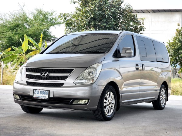 Hyundai H1 2.5 DELUXE A/T ดีเซล ปี 2011