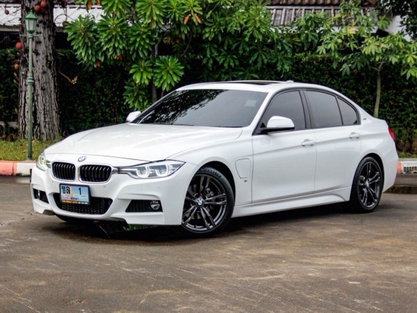 2018 BMW 3 Series F30 330e สีขาว
