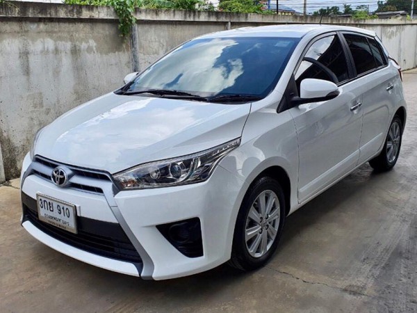 Toyota Yaris ปี 2014 สีขาว