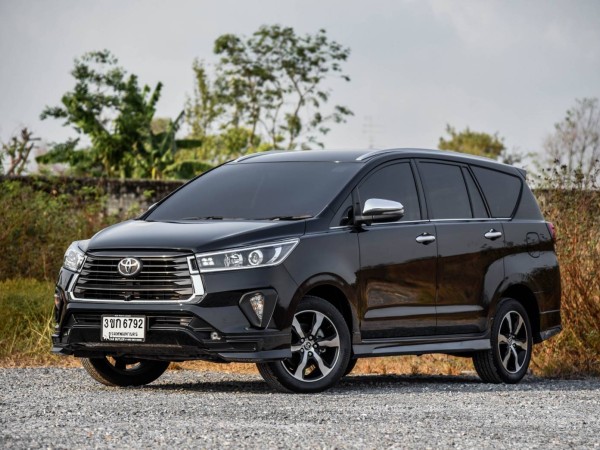 TOYOTA I#NNOVA Crysta 2.8 Premium AT 2022 ไมล์ 102,xxx km. ราคา 799,000 บาท