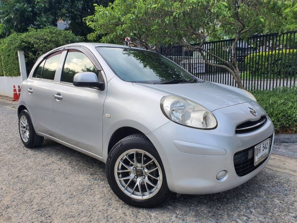 Nissan March 1.2EL ปี 2011 สีบรอนซ์เงิน ออโต้ รถมือ1