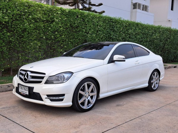 BENZ C180 COUPE AMG ออฟชั่นเต็ม เบาะแดง หลังคาแก้ว ปี2013 ไมล์น้อย 140,000