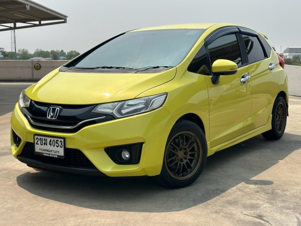 2015 Honda Jazz GK สีเหลือง