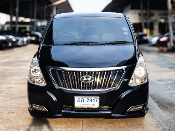 2018 Hyundai H-1 สีดำ