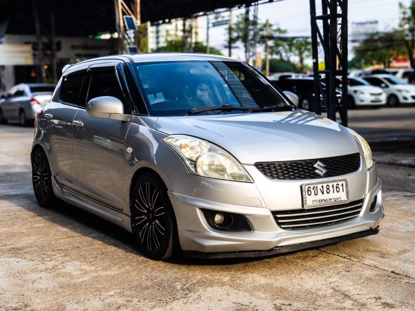 2014 Suzuki Swift สีเงิน