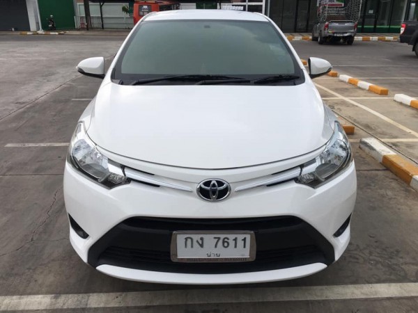 Toyota Vios ปี 2015 สีขาว