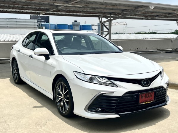 TOYOTA CAMRY 2.5 Premium ปี2023 เลขไมล์ 24,xxx รุ่นใหม่