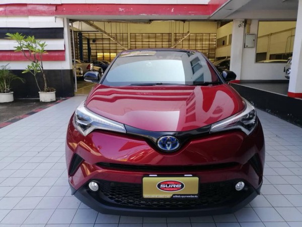 Toyota C-HR ปี 2018 สีแดง