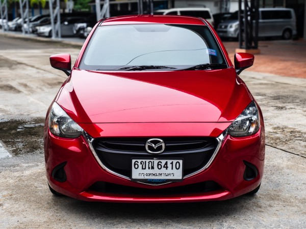 2016 Mazda 2 Hatchback (5 ประตู) สีแดง