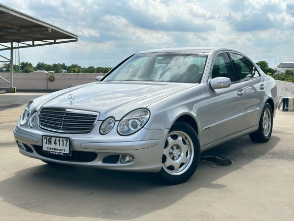 2003 Mercedes-Benz E-Class W211 E220 สีเงิน