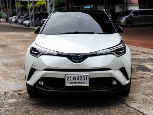 2021 Toyota C-HR สีขาว