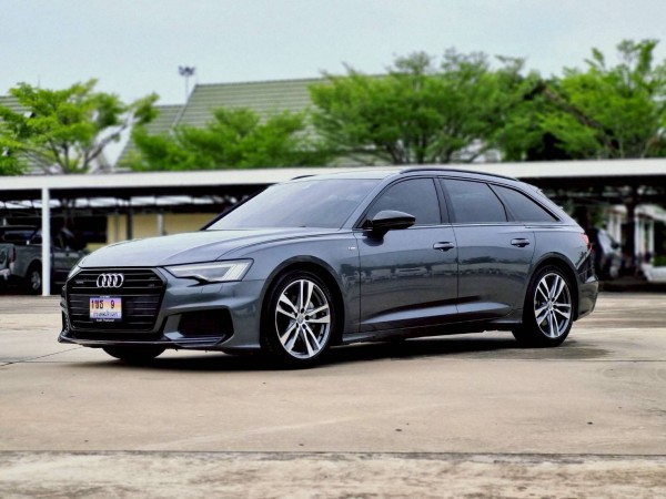 2020 Audi A6 RS6 Avant สีดำ