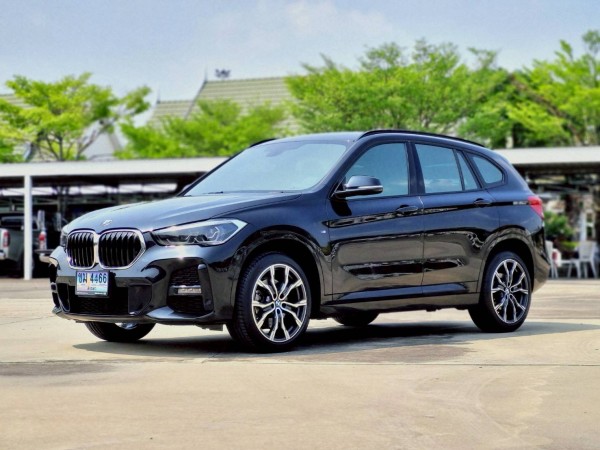 2021 BMW X1 F48 สีดำ