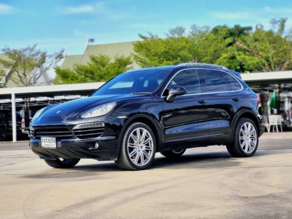 2012 Porsche Cayenne สีดำ