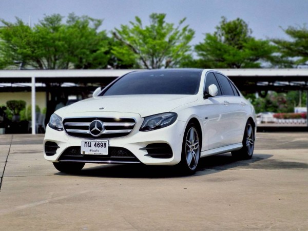 2019 Mercedes-Benz E-Class W213 E300e สีขาว