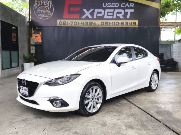 2015 Mazda 3 Sedan สีขาว