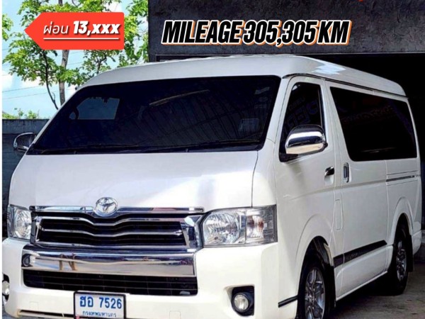 2018 Toyota Ventury สีขาว