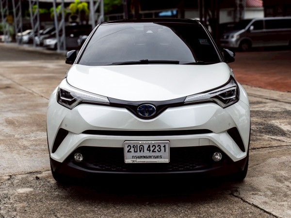 2021 Toyota C-HR สีขาว