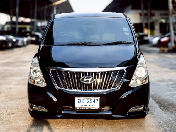 2018 Hyundai H-1 สีดำ