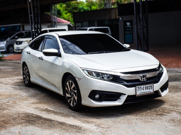 2018 Honda Civic Sedan สีขาว