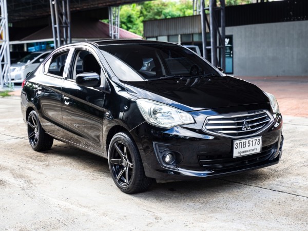 2014 Mitsubishi Attrage สีดำ
