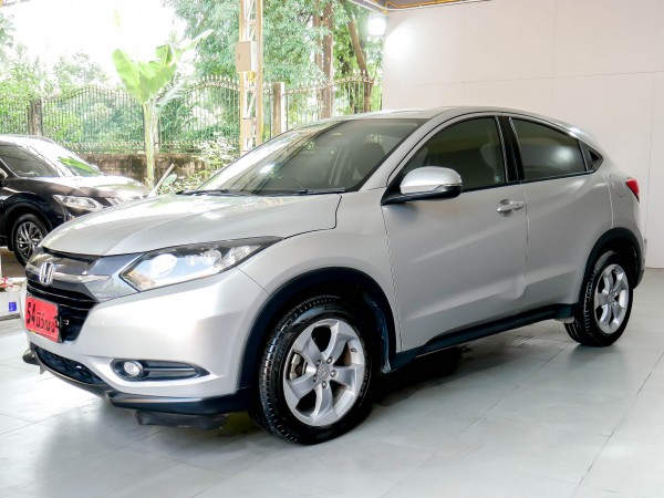 HONDA HR-V 1.8 E AT  ปี 2015