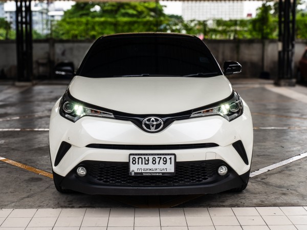 2019 Toyota C-HR สีขาว