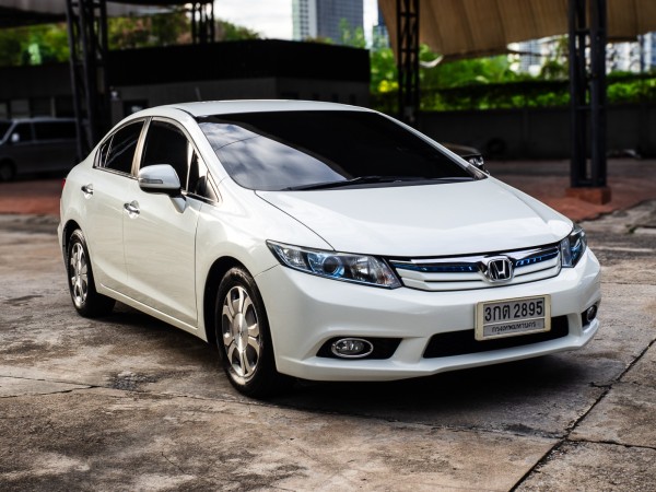 2014 Honda Civic FB สีขาว