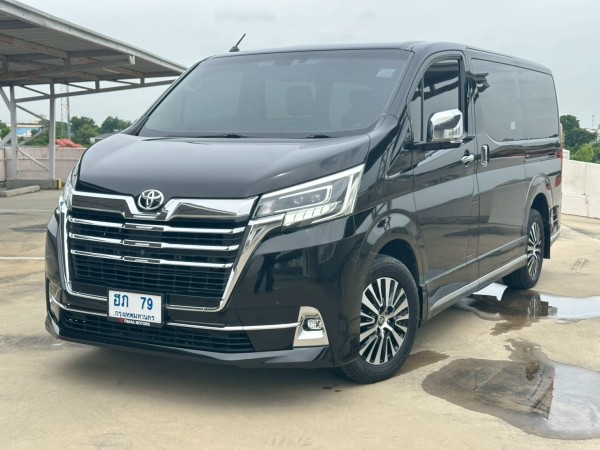 2020 Toyota Majesty สีดำ
