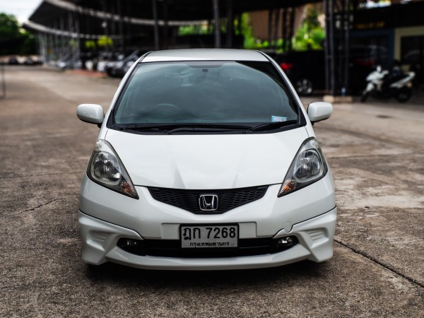 2008 Honda Jazz GE สีขาว