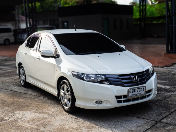 2010 Honda City สีขาว