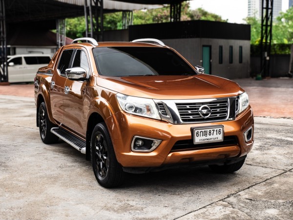 2017 Nissan Navara Calibre Double Cab สีส้ม