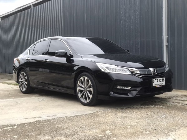 HONDA ACCORD 2.0EL MNC ปี2017แท้ ไมล์น้อย120,000 KM.สีดำสวยที่สุด น็อตไม่ขยับ